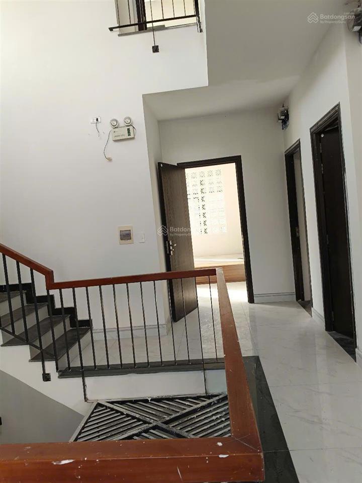 Siêu phẩm góc 2 mặt thoáng mặt tiền bùi quốc hưng