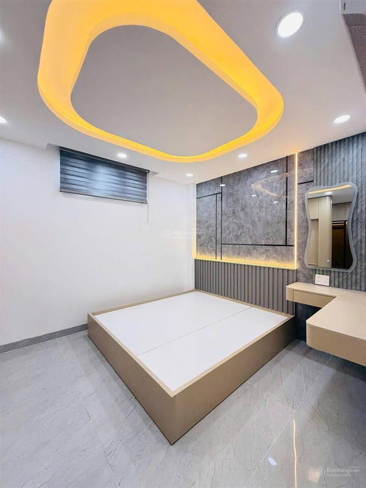 Chủ áp lực tài chính  bán gấp nhà 3 tỷ 350 mặt tiền trần quý cáp (q.bình thạnh)  70m2  shr