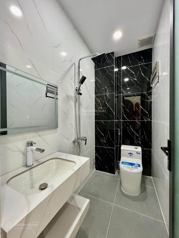 Nhà bến vân đồn 78m2, shr chính chủ, cô chú về quê mở rộng kinh doanh