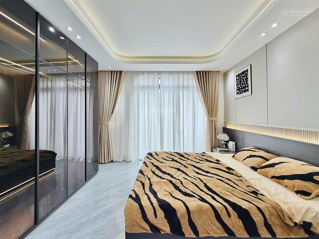 Cần tiền bán gấp nhà 4.2 tỷ/65m2  hẻm thành thái (q10)  shr chính chủ