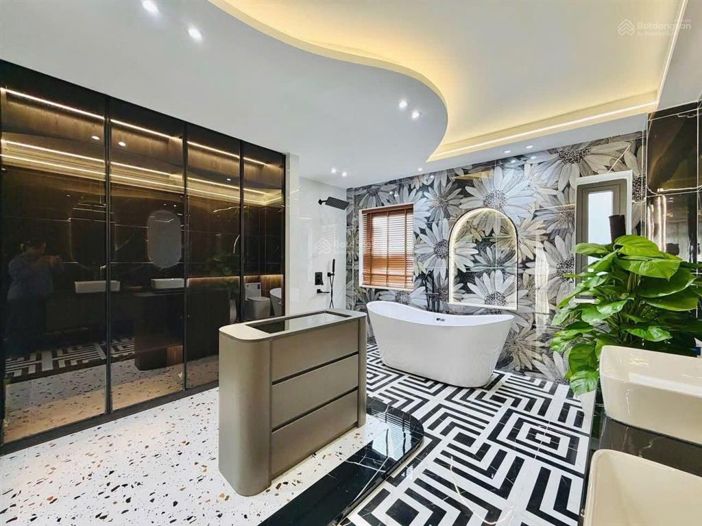 Cần tiền bán gấp nhà 4.2 tỷ/65m2  hẻm thành thái (q10)  shr chính chủ