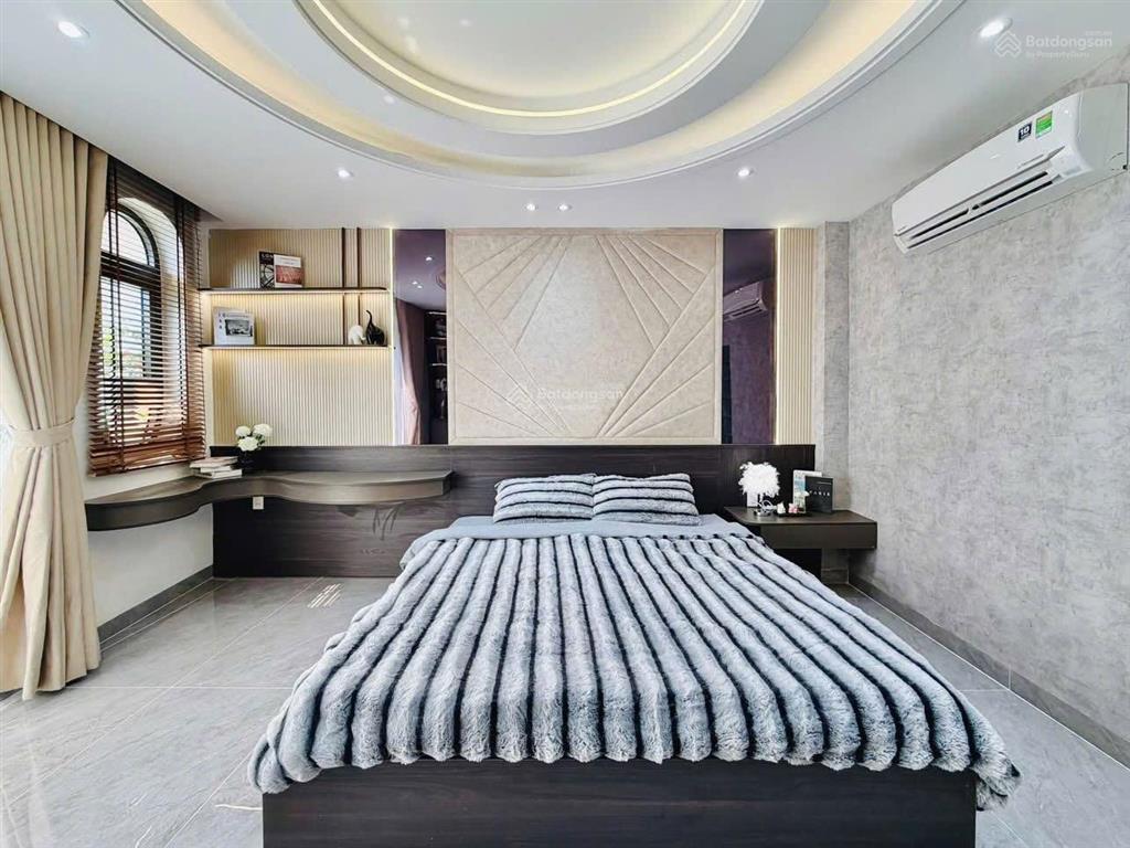 Cần tiền bán gấp nhà 4.2 tỷ/65m2  hẻm thành thái (q10)  shr chính chủ