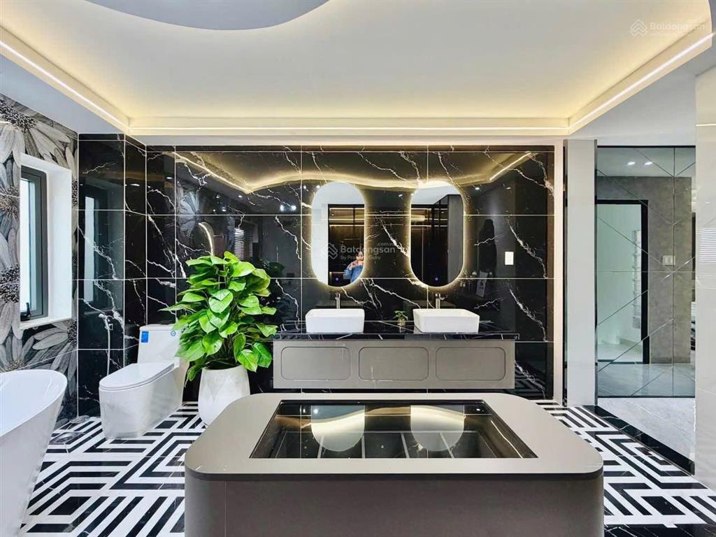 Cần tiền bán gấp nhà 4.2 tỷ/65m2  hẻm thành thái (q10)  shr chính chủ