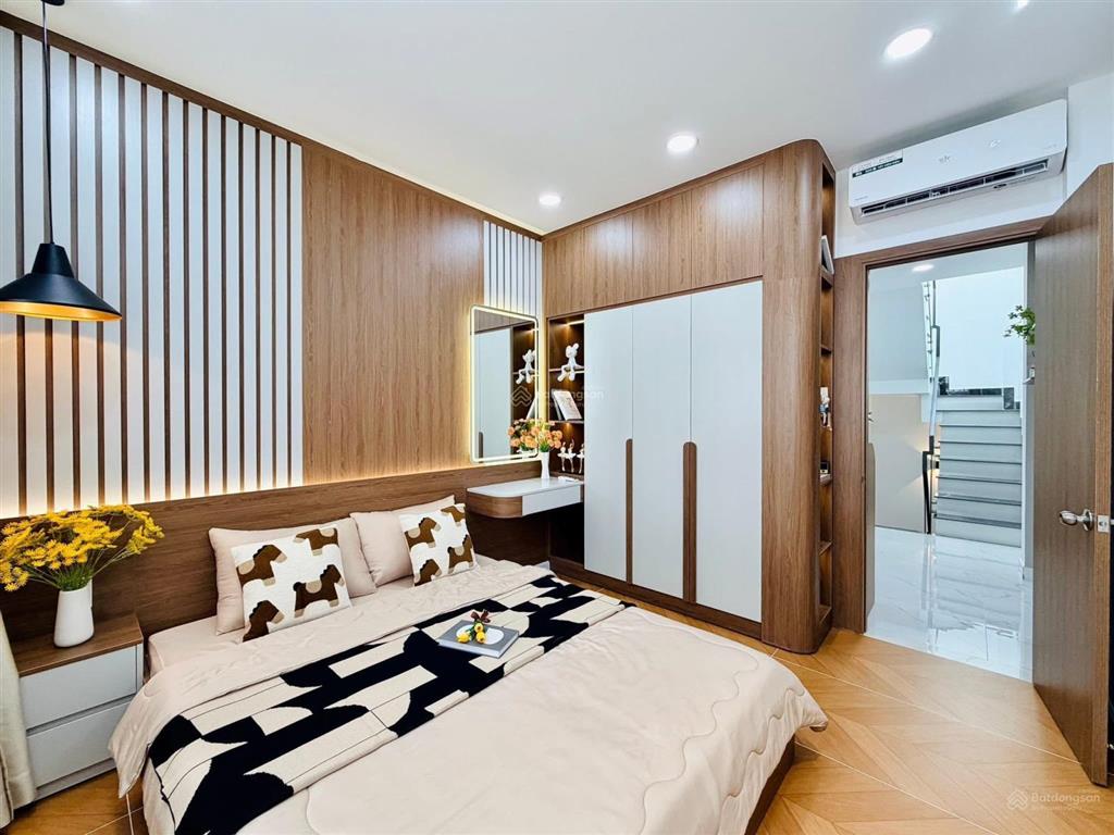 Nhà hiếm giá ngộp  4.5 tỷ/64m2  trung tâm bình thạnh shr chính chủ