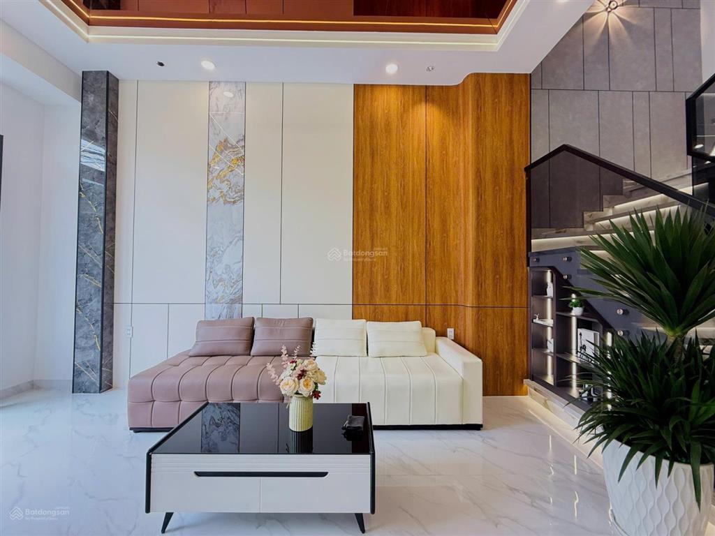 Bán gấp nhà ở hẻm nguyễn thiện thuật (q3)  4.1 tỷ/70m2  shr chính chủ  hđ thuê 28tr/tháng