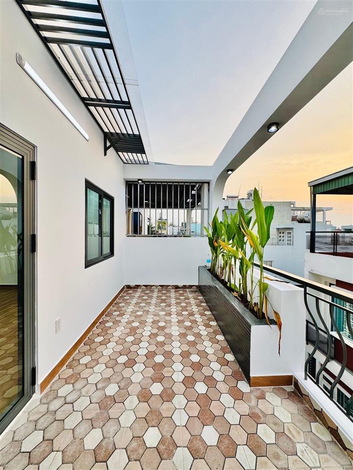 Bán gấp nhà lý tự trọng (q1)  4 tỷ 190/77m2  sổ hồng riêng  hđ thuê 32tr/tháng
