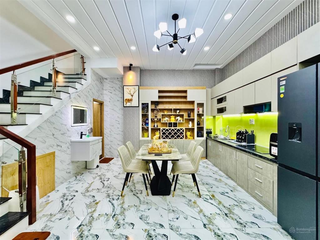 Bán gấp nhà lý tự trọng (q1)  4 tỷ 190/77m2  sổ hồng riêng  hđ thuê 32tr/tháng