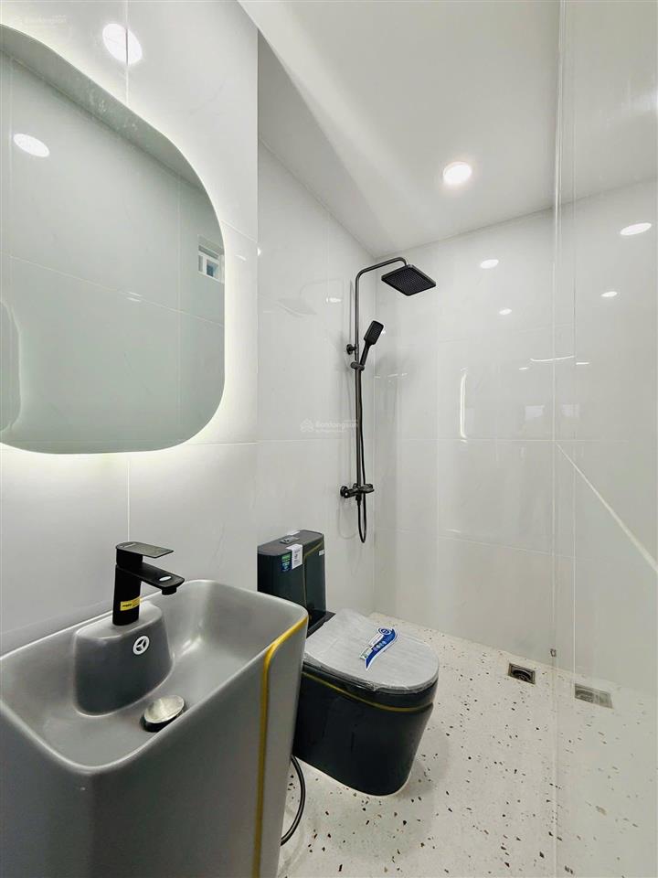 Chính chủ bán gấp nhà vĩnh hội (q4)  4.1 tỷ/80m2  shr  hđ thuê 28 triệu/tháng