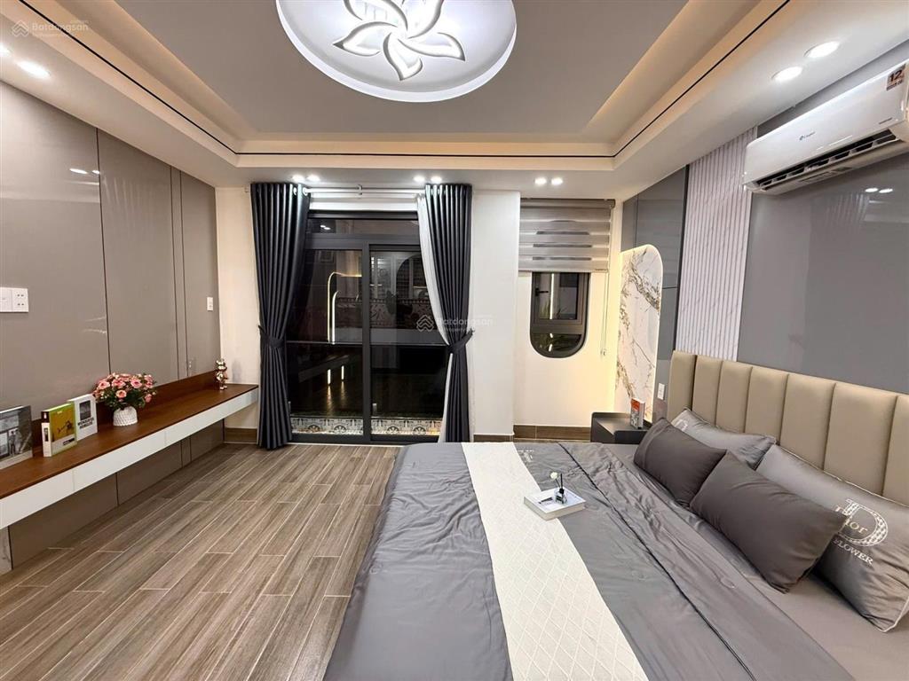 Kẹt vốn bán gấp nhà nguyễn trọng tuyển (phú nhuận)  4.5 tỷ/77m2  shr  hđ thuê 29tr/tháng