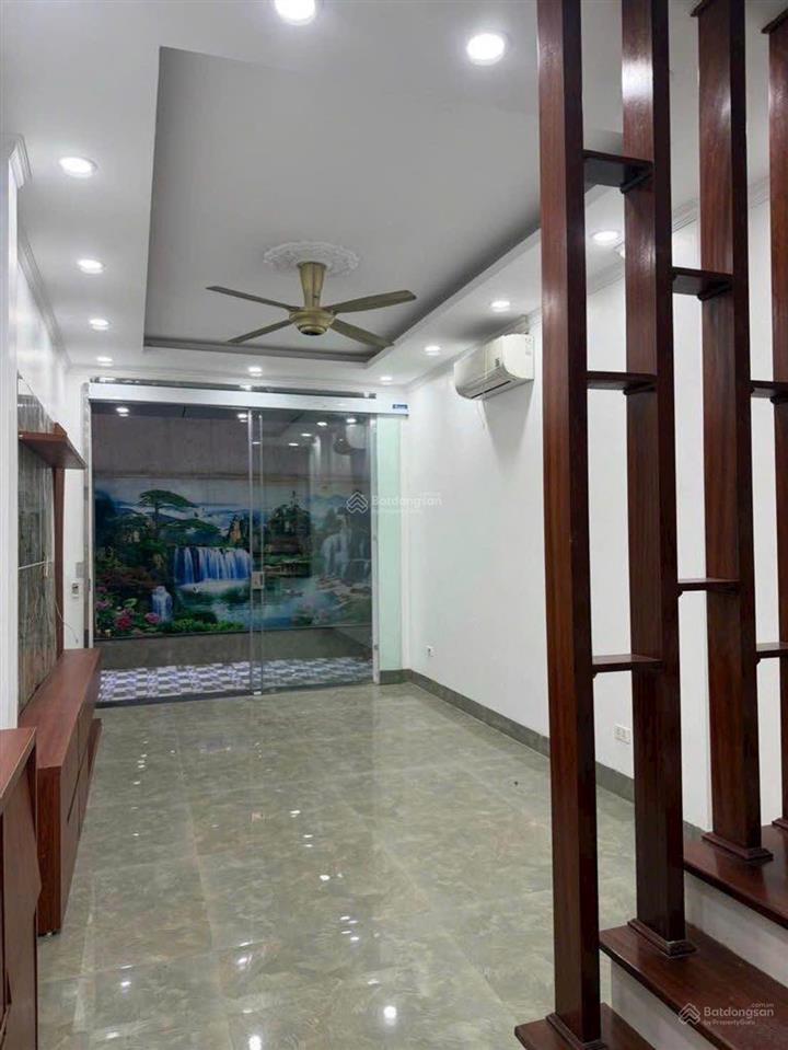 Bán nhà riêng tại khương mai, 6 tỷ vnd, 30 m2, 3pn + 3wc, mặt tiền đẹp, nhiều tiện ích chỉ với