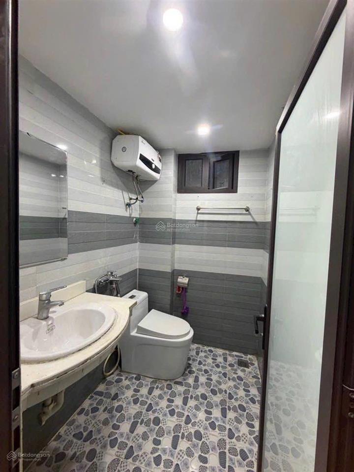 Bán nhà riêng tại khương mai, 6 tỷ vnd, 30 m2, 3pn + 3wc, mặt tiền đẹp, nhiều tiện ích chỉ với