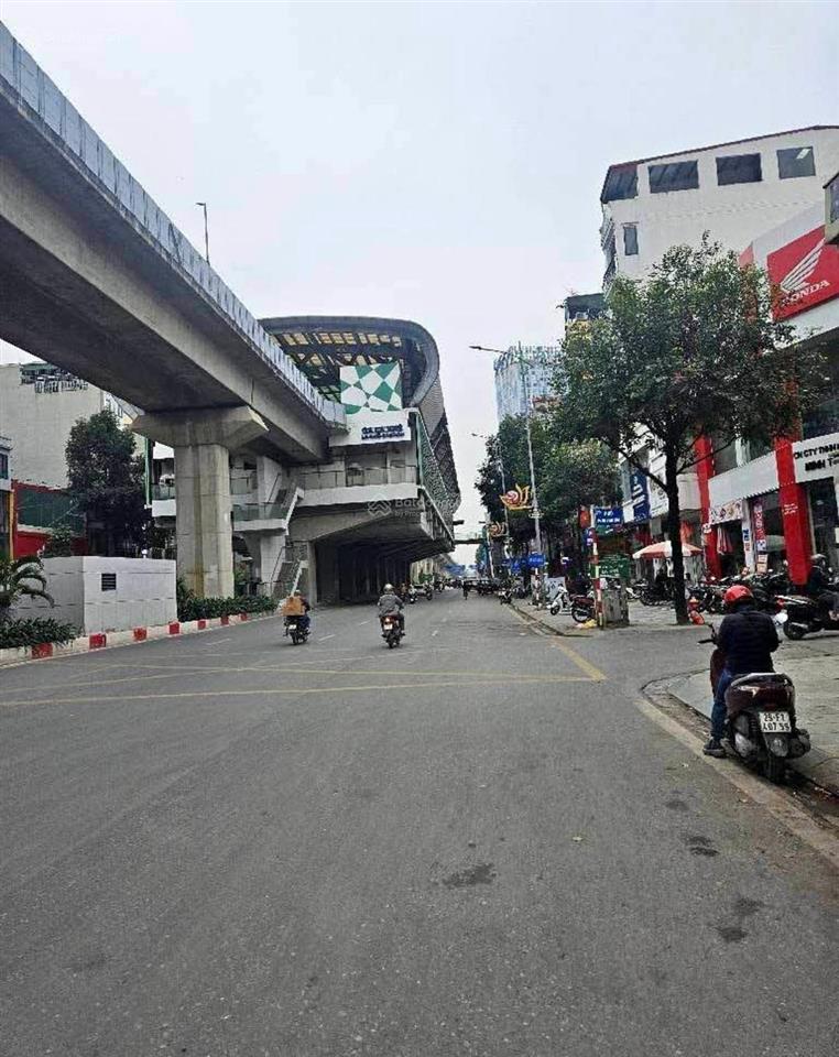 Mặt phố quang trung, hà đông, dt 56m² x 4 tầng, giá 10.5tỷ kinh doanh sầm uất. không lỗi phong thủy