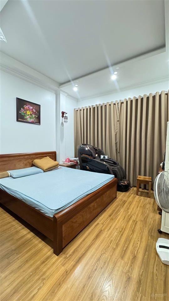 Nhà lô góc phố ái mộ 51m xây 5 tầng mặt tiền 4m oto qua nhà  giá chào 12.9 tỷ