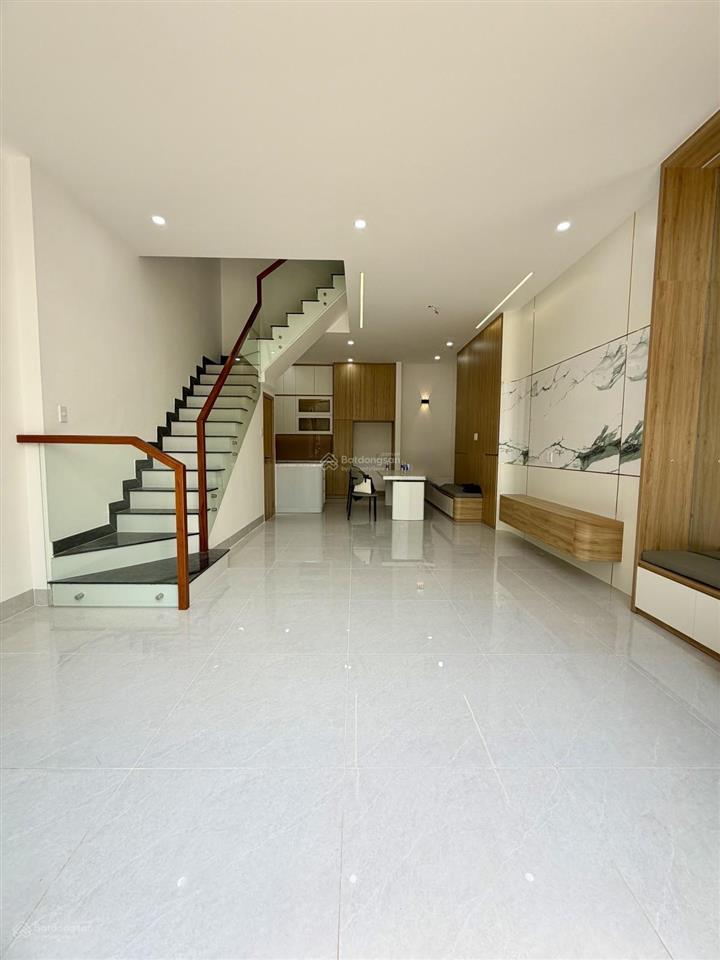 Ngay aeon tân phúhẻm xe hơi 5m5.2 x 10 (50m2)chỉ 6.8.