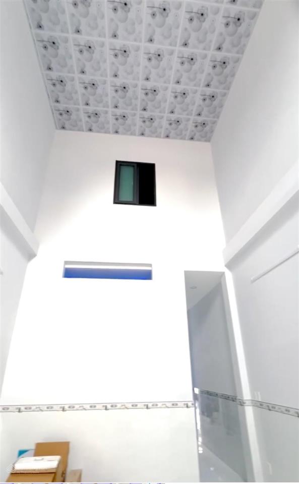 Nhà 2 tầng  hẻm 6m  chợ và khu dc bình thành  4m x 28m  đang cho thuê 10tr/tháng chỉ 10.2t.