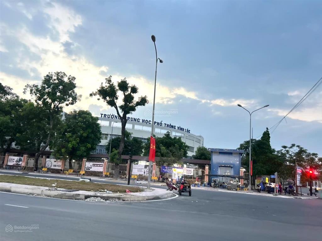 Nhà 2 tầng  hẻm 6m  chợ và khu dc bình thành  4m x 28m  đang cho thuê 10tr/tháng chỉ 10.2t.
