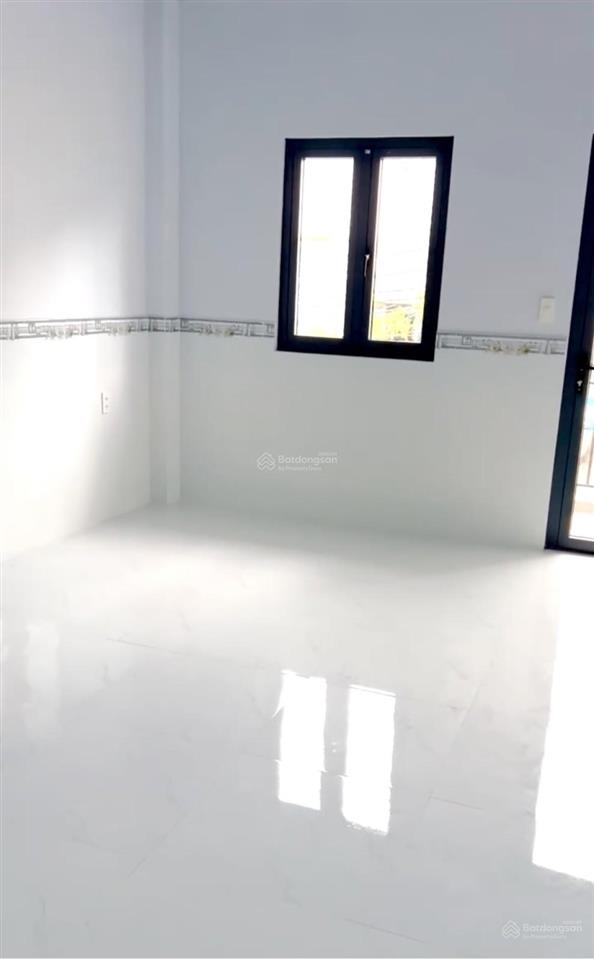 Nhà 2 tầng  hẻm 6m  chợ và khu dc bình thành  4m x 28m  đang cho thuê 10tr/tháng chỉ 10.2t.