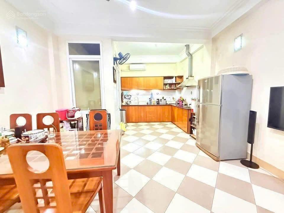 Nhà mặt phố dễ kinh doanh, giáp ranh cầu giấy, ba đỉnh nhỉnh 60 tỷ
