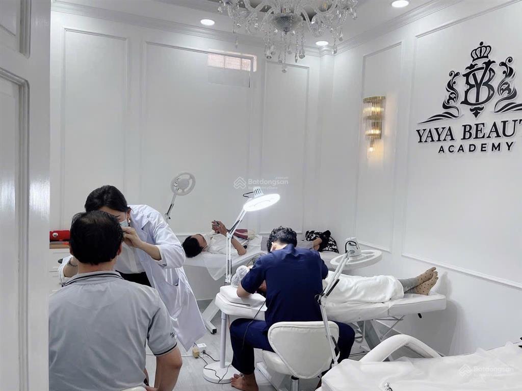 Sang mặt bằng kinh doanh spa ở 150 nguyễn trãi, quận 1