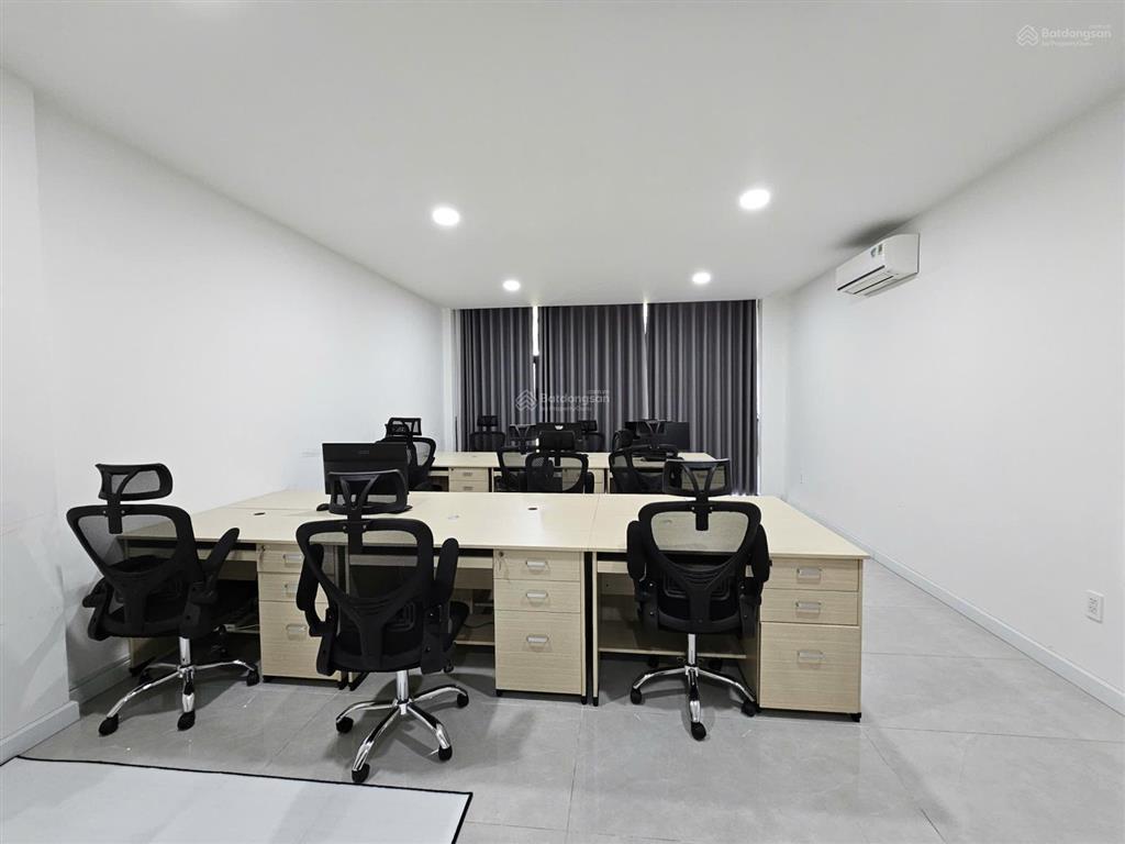 Cho thuê nguyên căn kdt vạn phúc city giá 33tr 5x17m có thang máy