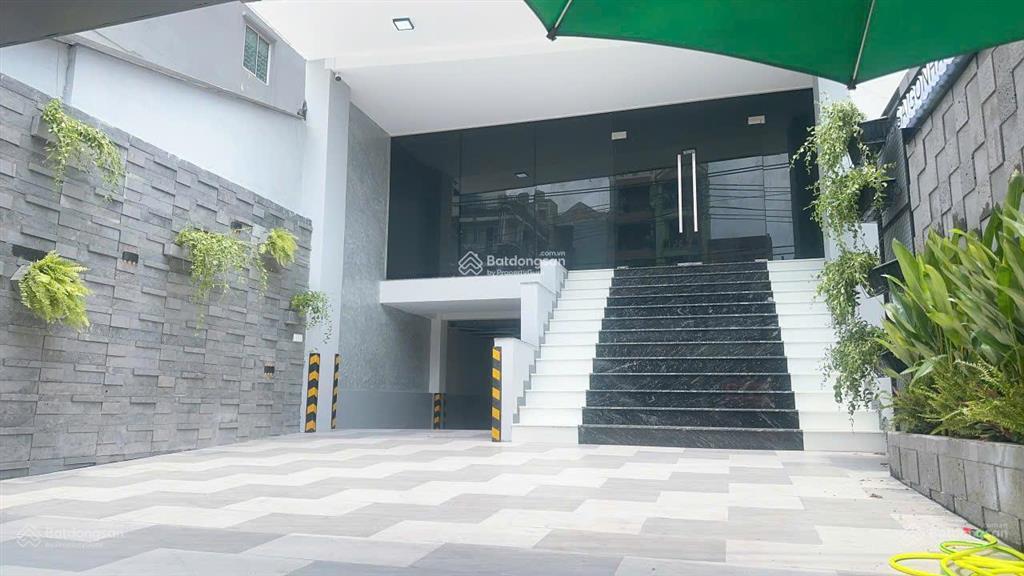Bán gấp tòa nhà 122 nguyễn xí 7,7m x dài 15m giá 63 tỷ (hđ thuê 150tr) 1 hầm 7 tầng bình thạnh