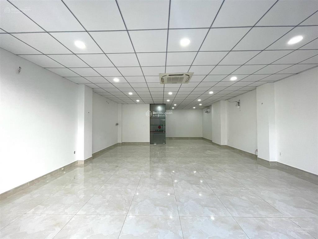 Cho thuê văn phòng kdt vạn phúc city 7x20m giá 13tr có thang máy, máy lạnh