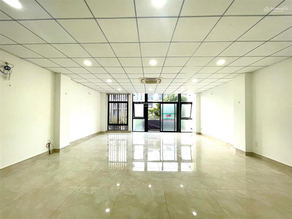 Cho thuê văn phòng kdt vạn phúc city 7x20m giá 13tr có thang máy, máy lạnh