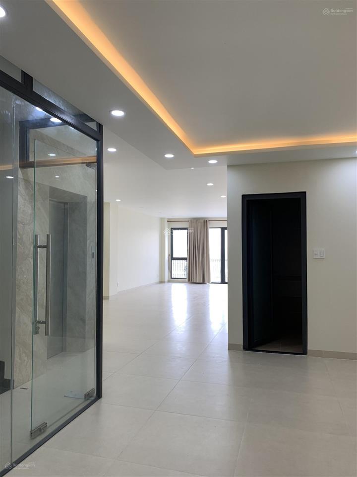 Cần cho thuê văn phòng vạn phúc city diện tích 7x20m, 10tr/th có máy lạnh
