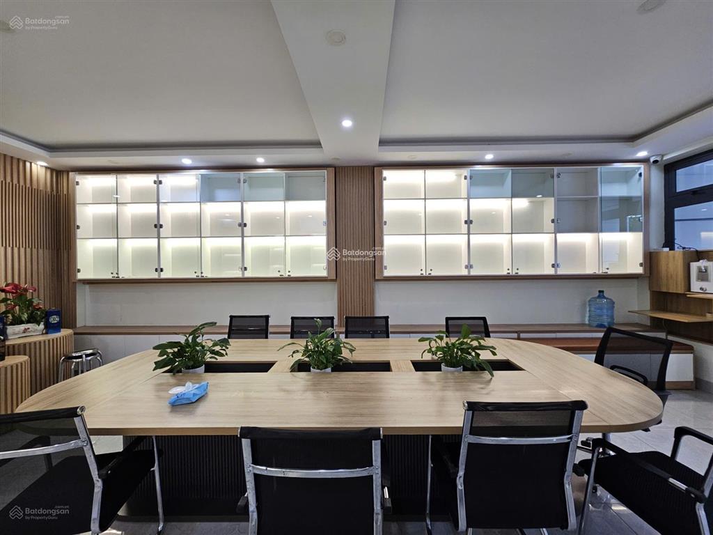 Cần bán nhà kdt vạn phúc city giá 24.5tỷ có thang máy nội thất cao cấp