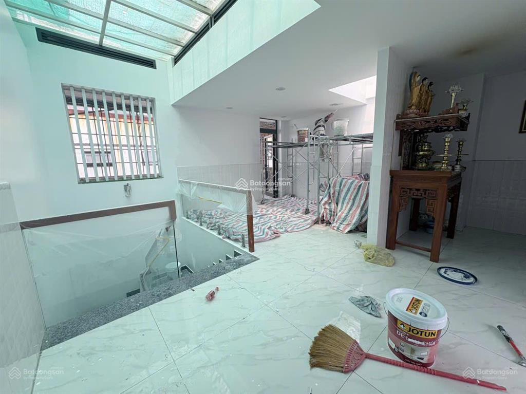 Cho thuê nguyên căn kdt vạn phúc city giá 30tr 6x17m