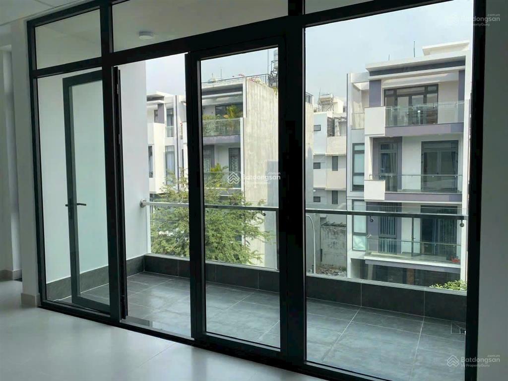 Cho thuê nhà nguyên căn kdt vạn phúc city giá 35tr 6x17m