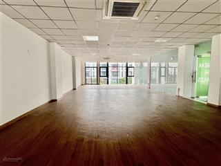 Cho thuê tầng văn phòng có ngăn kính giá chỉ 12.5tr 100m2 có thang máy, máy lạnh