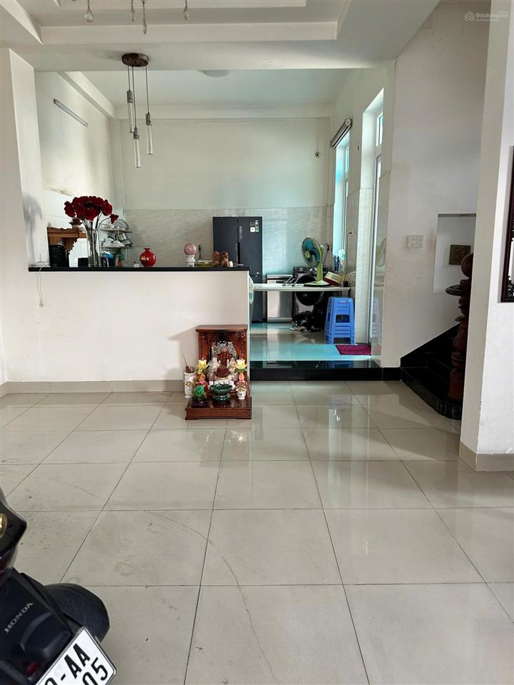 Cho thuê nhà bình trưng tây q2 20tr diện tích 10x12m góc 2 mặt tiền có gara oto