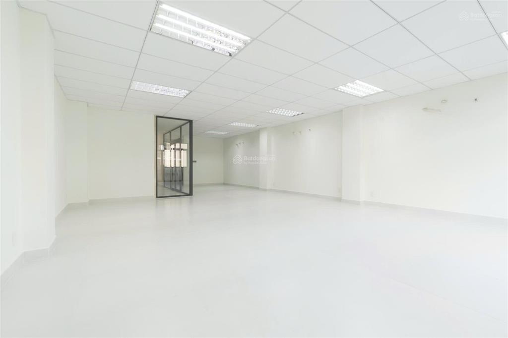 Cho thuê văn phòng kđt vạn phúc city 7x20m có thang máy 12,5tr