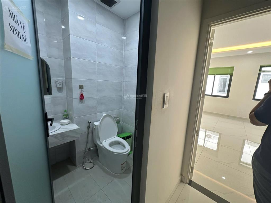 Cho thuê văn phòng 25m kđt vạn phúc city giá chỉ 5tr có tháng máy hầm để xe free