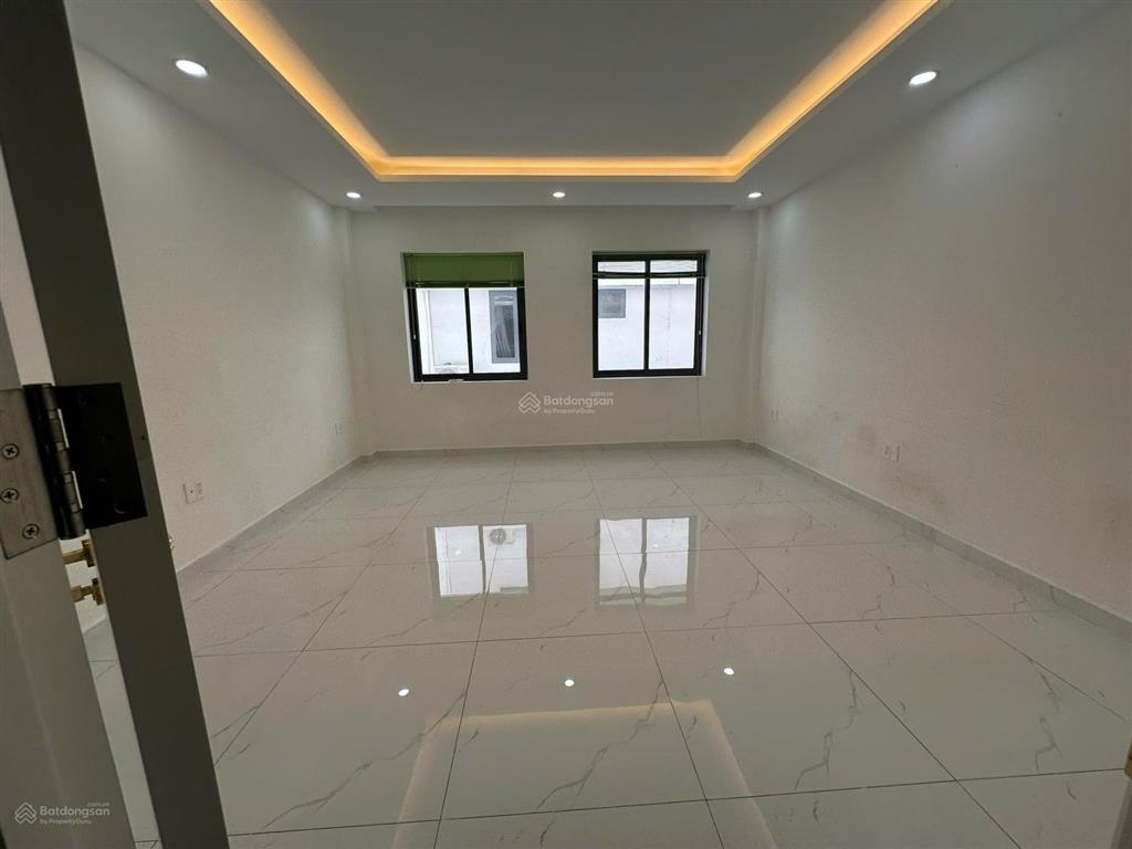 Cho thuê văn phòng 25m kđt vạn phúc city giá chỉ 5tr có tháng máy hầm để xe free