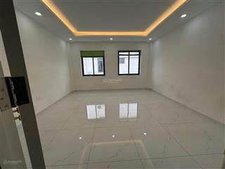 Cho thuê văn phòng 25m kđt vạn phúc city giá chỉ 5tr có tháng máy hầm để xe free
