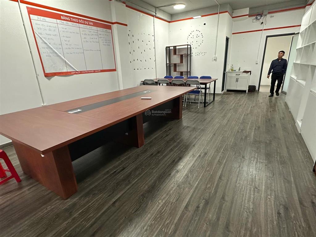 Văn phòng kdt vạn phúc city 65m2m giá 8.5tr full nội thất