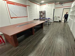 Văn phòng kdt vạn phúc city 65m2m giá 8.5tr full nội thất