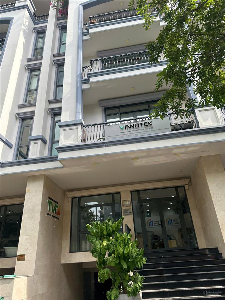 Cho thuê văn phòng tầng trệt ngang 7mx20m kđt vạn phúc city giá 16tr có ngăn kính