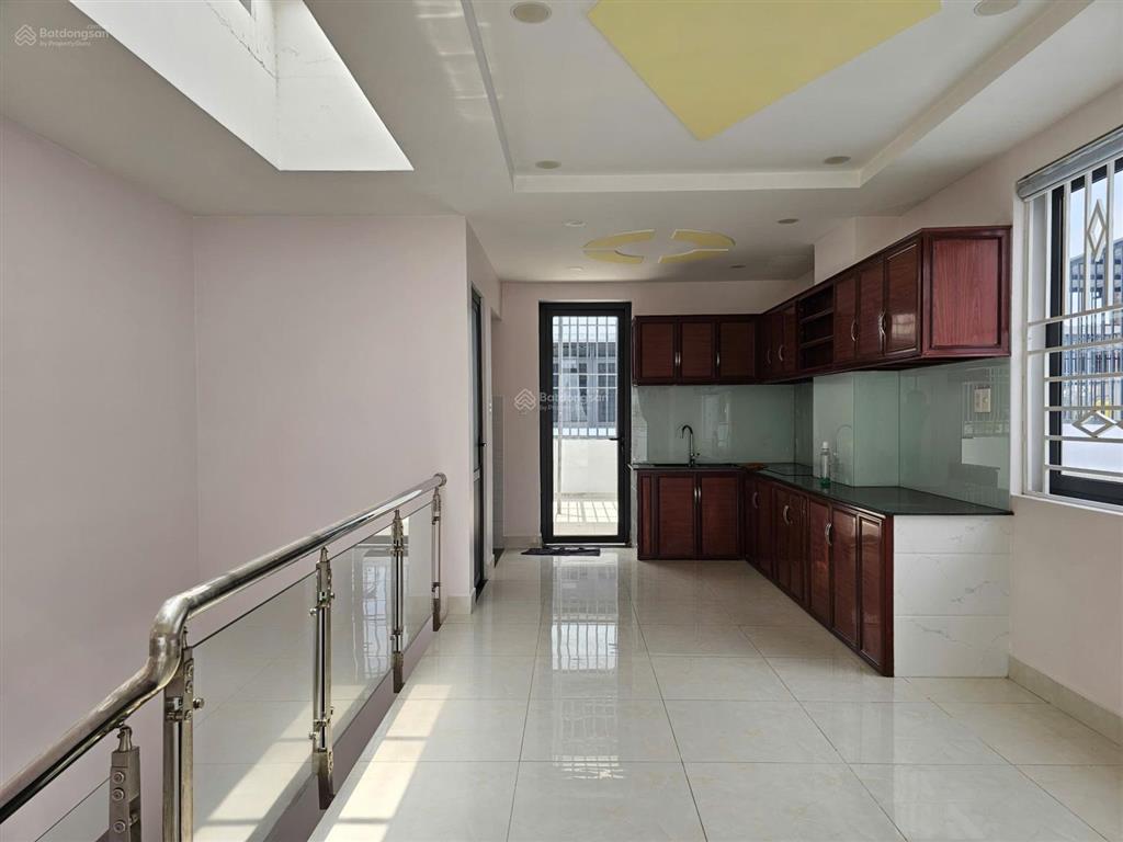 Nhà nguyên căn kdt vạn phúc city giá 32tr/th nhà như hình 5x23m