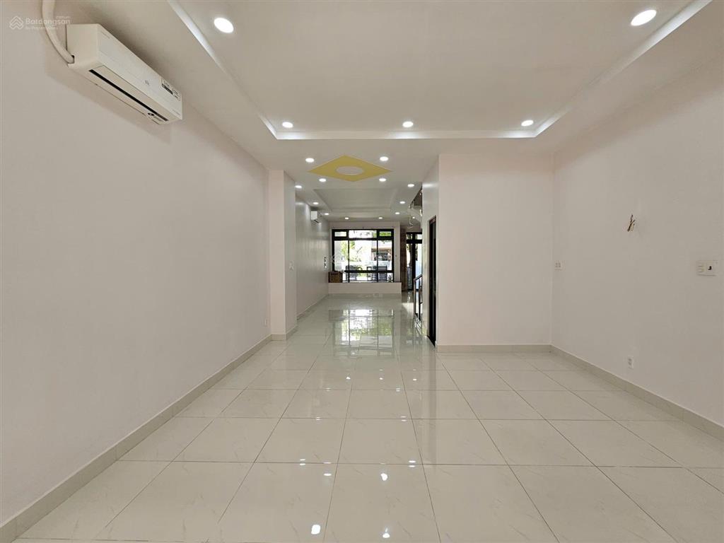 Nhà nguyên căn kdt vạn phúc city giá 32tr/th nhà như hình 5x23m