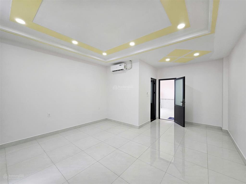 Nhà nguyên căn kdt vạn phúc city giá 32tr/th nhà như hình 5x23m