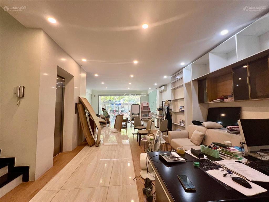 Mặt tiền nguyễn thị nhung kdt vạn phúc 7x20m giá chỉ 65tr có thang máy