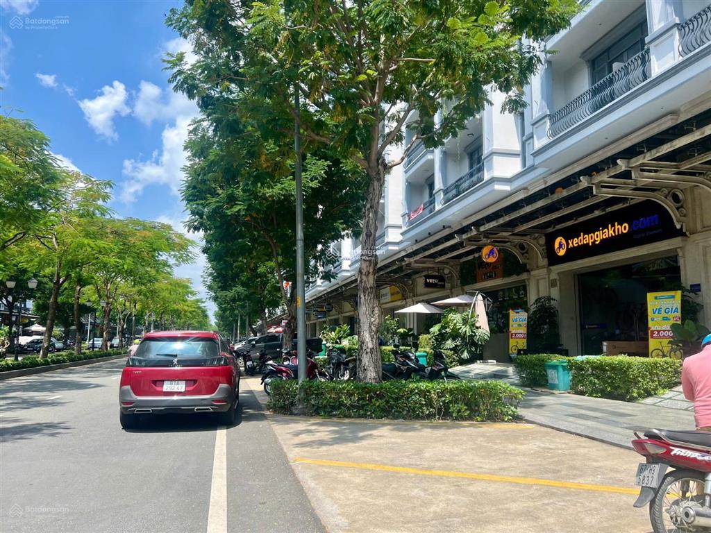 Mặt tiền nguyễn thị nhung kdt vạn phúc 7x20m giá chỉ 65tr có thang máy