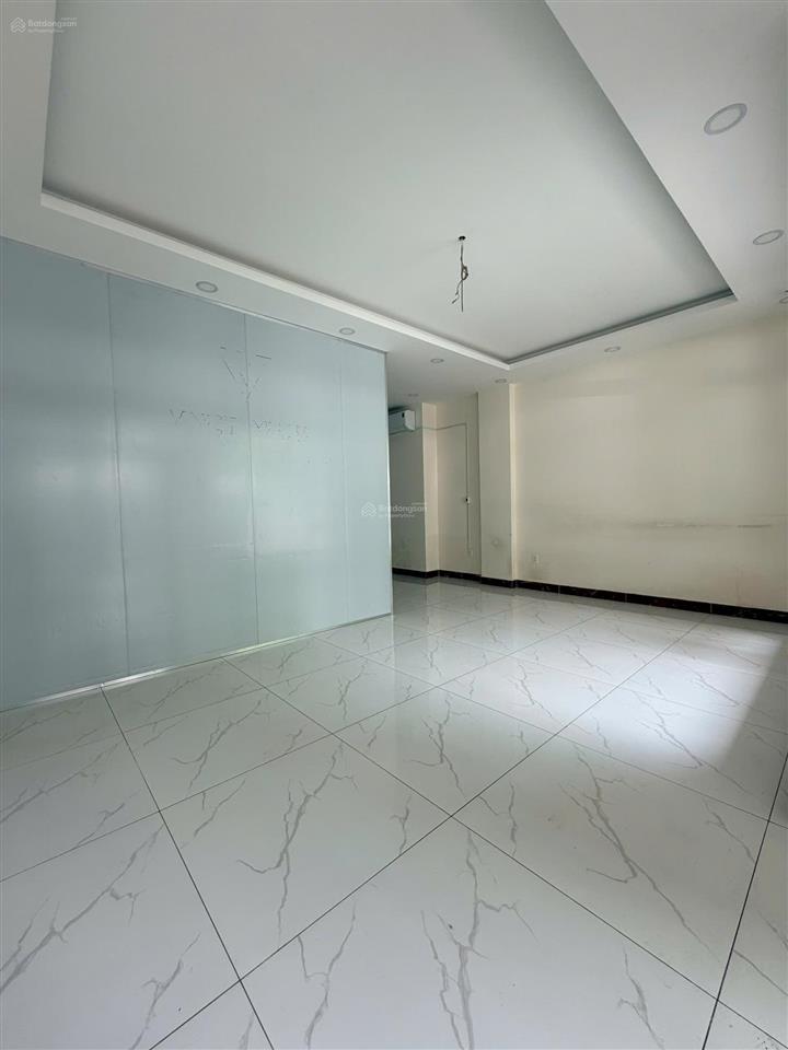 Cho thuê nguyên căn vạn phúc city 6x20m. có thang máy giá 37tr