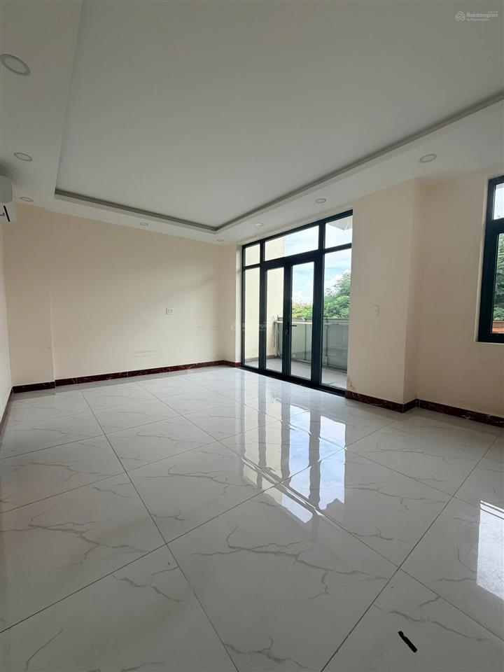 Cho thuê nguyên căn vạn phúc city 6x20m. có thang máy giá 37tr