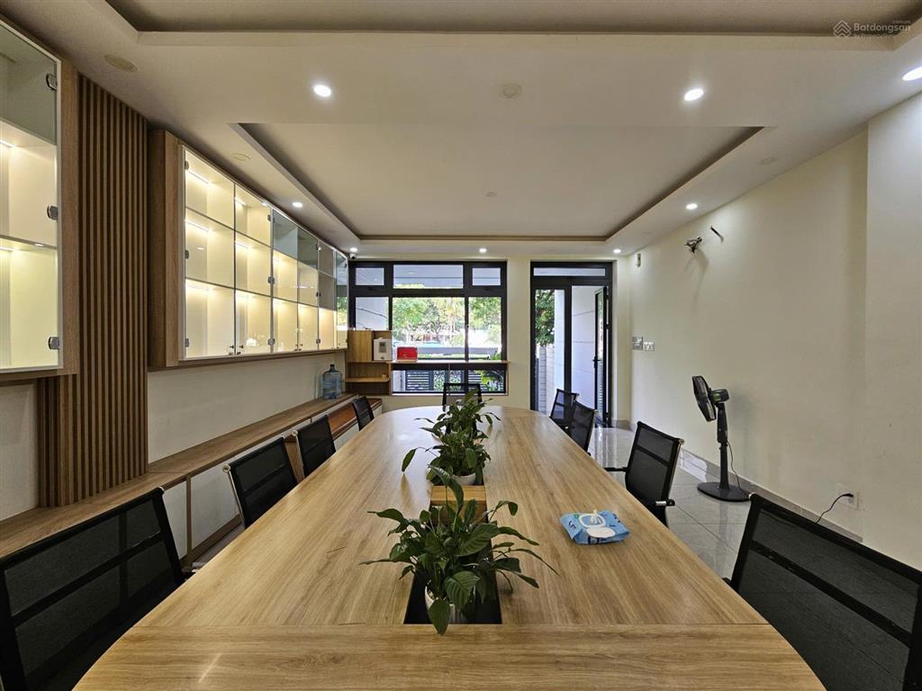 Cần bán nhà kdt vạn phúc city 5x21m có thang máy 22,5 tỷ