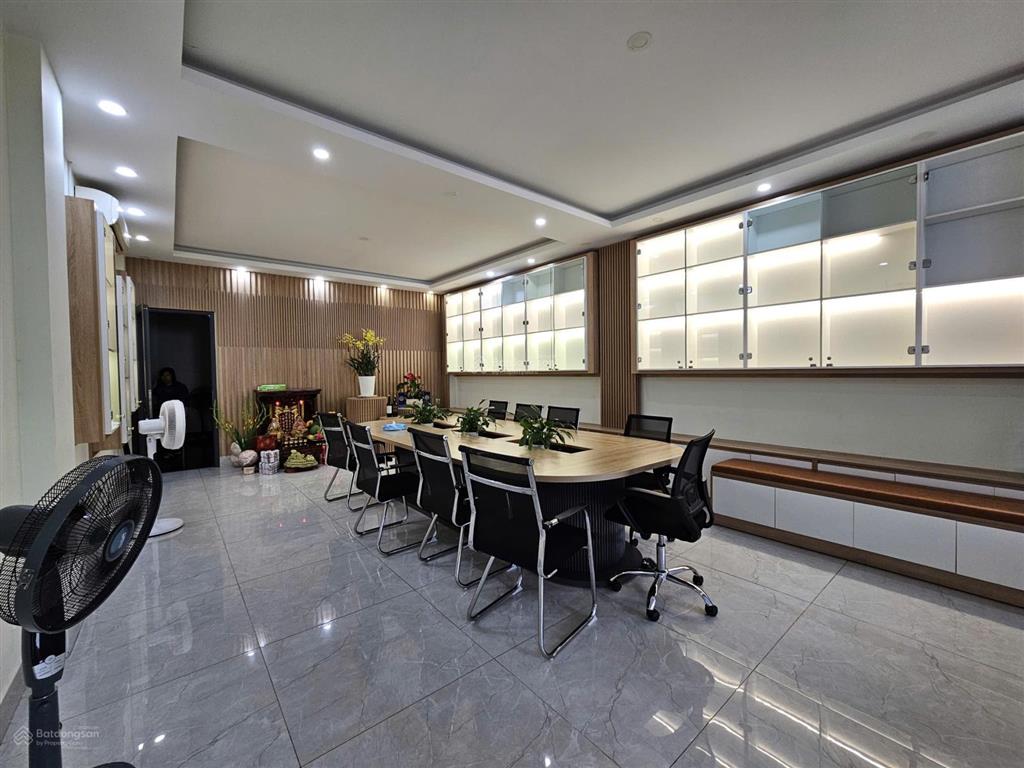 Cần bán nhà kdt vạn phúc city 5x21m có thang máy 22,5 tỷ