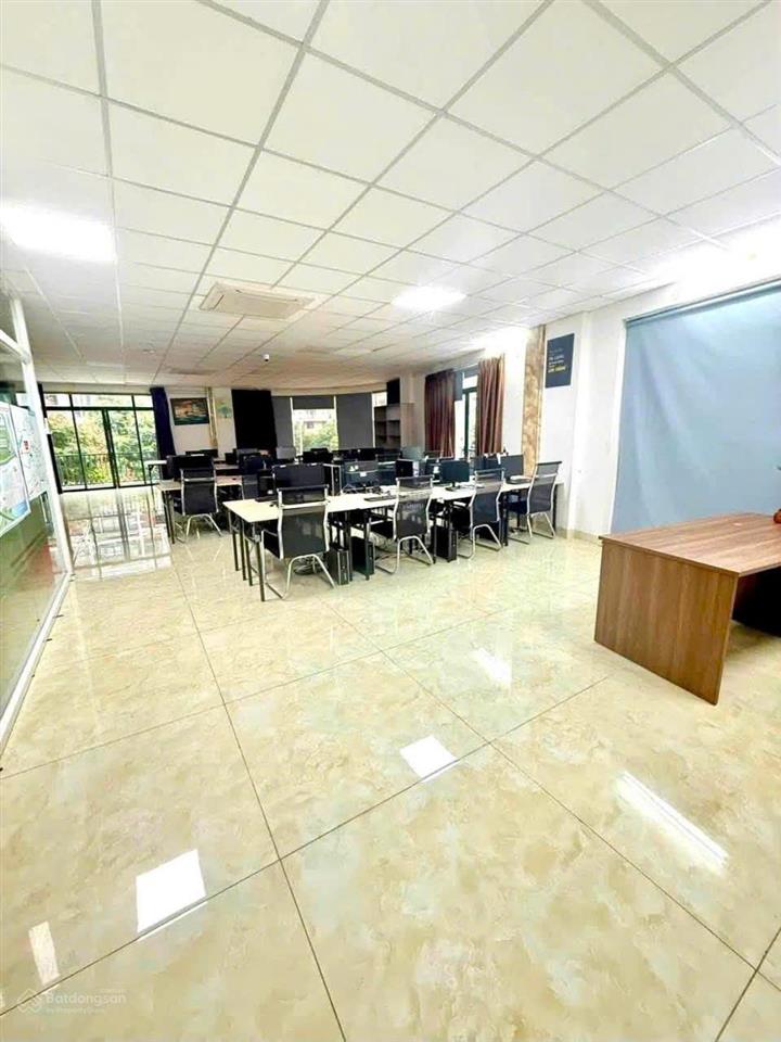 Cho thuê nhà mặt tiền nguyễn thị nhung vạn phúc city có thang máy 12x24m giá 150tr 1 trệt 5 lầu